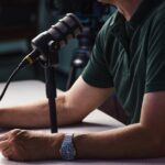 Maîtriser l’Art de la Poignée de Main : Types à Éviter et Secrets d’une Poignée Parfaite