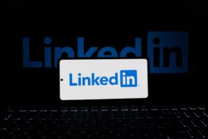 Marketing B2B sur LinkedIn : Pourquoi la qualité des vues prime sur la viralité
