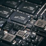 Les semi-conducteurs expliqués : Du fonctionnement aux puces informatiques