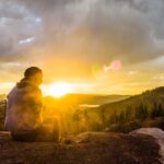 Comment se lever tôt sans effort : La science et la psychologie derrière un réveil réussi