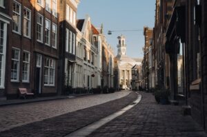 Rues Néerlandaises : Pourquoi les Pavés (Clinkers) Dominent l'Asphalte