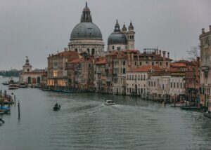 Comment Venise a été Construite : L'Incroyable Ingénierie d'une Cité sur l'Eau
