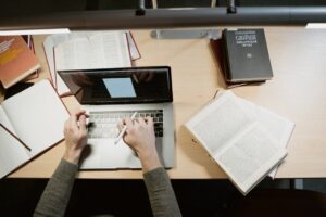 Maîtriser la Recherche : Guide Complet pour un Apprentissage Actif et Critique