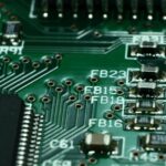 Pourquoi les Cartes de Circuits Imprimés Sont Vertes ? Histoire & Avantages