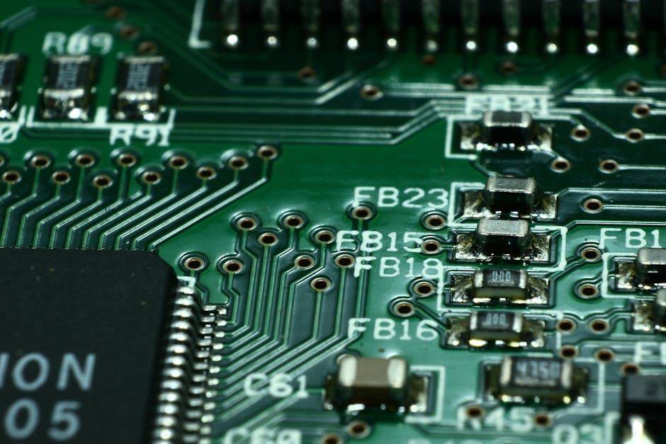 Pourquoi les Cartes de Circuits Imprimés Sont Vertes ? Histoire & Avantages