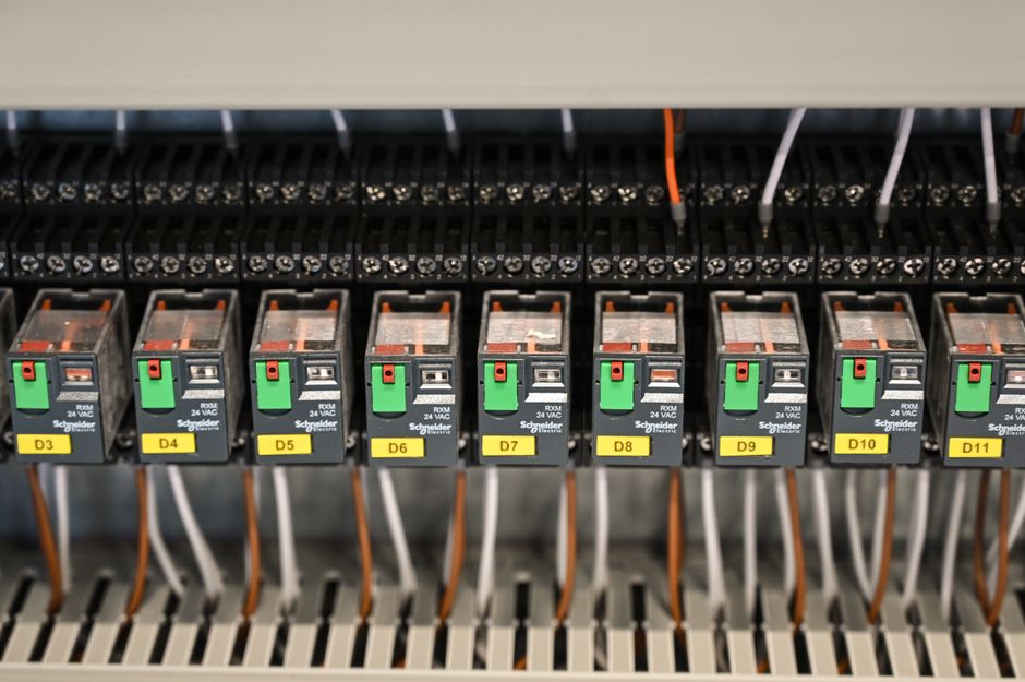 Comment Fonctionne un Moteur Électrique : De l'Électromagnétisme à la Rotation