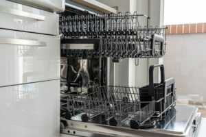 Lave-vaisselle : Les 5 Astuces d'Expert pour une Vaisselle Vraiment Propre